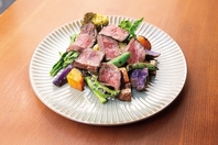 薪火と炭火を使い、ゆっくりと焼き上げたお肉ちゃん◎