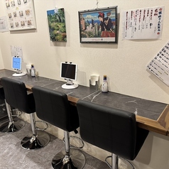 アットホームで開放感あふれるカウンター席で味わう、リーズナブルで本格的な和食はデートにもぴったり！昼飲みもできるので、ぜひお立ち寄りください。駅チカでアクセスも良好♪