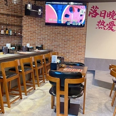 【職場の仲間とのランチにもオススメ☆】女性からの人気が高くSNS映えもバッチリなマーラータン♪混みがちなランチタイムでも安心なテーブル席を複数ご用意！ランチの時間も是非お楽しみください★