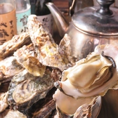 倉敷で美味しい海鮮を食べるなら「浜焼 丸元」へ!名物の浜焼きはもちろん、豪快に蒸し上げる「ガンガン焼き」や、素材の旨味を閉じ込める「原始焼き」など、当店ならではの絶品海鮮メニューが目白押し。ここでしか味わえない海の恵みを、アツアツのうちにとことんご堪能ください♪