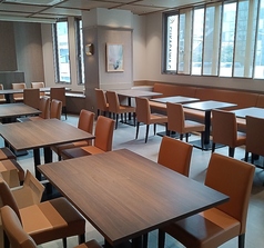 ２階は仕切り無し４５席