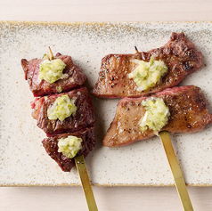 系列店で焼肉屋を運営している当店ならではの特選牛串！