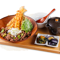 天ぷらともう一つの主役を一杯で楽しむ、名物「天めし」