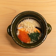 季節ごとの厳選食材をふんだんに使用した「土鍋ご飯」