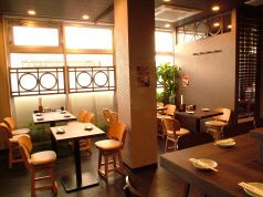 レイアウト自在で最大24名まで収容