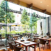 池袋駅地下通路より歩いて1分でテラス貸し切り有り☆池袋には珍しいテラス席でわいわい！ベルギー直輸入クラフトビールや、スパークリング2時間飲み放題付コースなど、季節の食材を使用したコースを多数ご用意。少人数から貸し切りまで幅広いシーンで♪