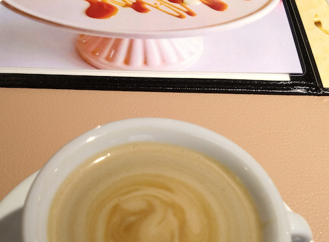 タグチテーブル 元町: インコさんの2025年12月01日の1枚目の投稿写真