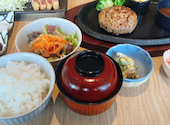 黒のハンバーグ PRODUCED by 和牛焼肉 LIEBE: うにさんの2026年04月15日の1枚目の投稿写真