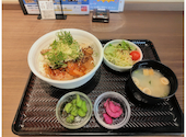 愛媛の郷土料理 花ゆらり: 車で来た猫そらさんの2026年07月17日の2枚目の投稿写真