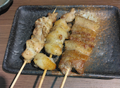 喫煙◎2時間食べ飲み放題3300円！炭火焼鳥99円均一　焼き鳥軒　神田本店: よしおさんの2026年04月18日の2枚目の投稿写真