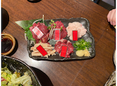 炭焼き専門 焼き鳥と馬刺し ひととき 梅田堂山店: とまそんさんの2026年05月10日の1枚目の投稿写真