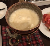 アツアツのチーズフォンデュ