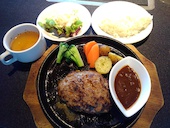 ハンバーグランチ。