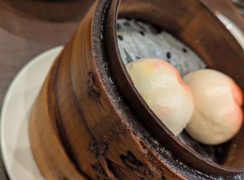 黄山飯店 自家製小籠包: まみこさんの2025年12月01日の1枚目の投稿写真