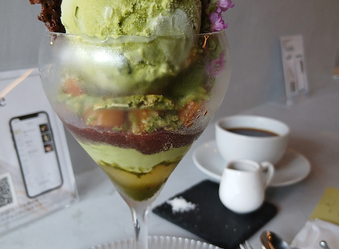 夜パフェBAR&VIGO 町田駅前店: あおりんごさんの2026年04月06日の1枚目の投稿写真