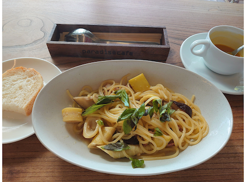 パラダイス カフェ: ミッフィーさんの2025年11月02日の1枚目の投稿写真