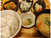 格安ビールと鉄鍋餃子 3 6 5酒場 横浜西口店: やじろべさんの2026年08月17日の1枚目の投稿写真