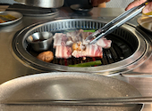 ヨプの黒豚屋 新大久保店: まひこさんの2025年07月03日の2枚目の投稿写真