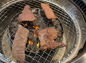 鹿児島黒毛和牛 炭火焼肉＆しゃぶしゃぶ＆肉寿司 食べ放題 肉善 新宿店 : あやびんさんの2026年03月の1枚目の投稿写真