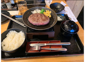 とろけるハンバーグ 福よし 六本木店: 明太フランスさんの2026年06月11日の1枚目の投稿写真
