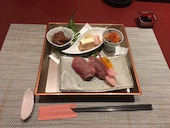 ハマユウコース 前菜 尾崎牛の握りなど