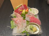 板前バル LIVE FISH MARKET 日比谷グルメゾン店: おにぎりさんの2024年11月28日の1枚目の投稿写真