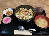 香川名物 骨付鳥 いろどりや 町田本店: ゆかりさんの2025年10月28日の1枚目の投稿写真