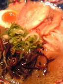 桜吹雪が風に舞う 小倉らうめん横丁店: Ｐｅａｃｈさんの2008年12月20日の1枚目の投稿写真