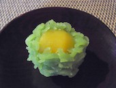 鶴屋吉信・本店: 蝶々さんの2013年04月29日の2枚目の投稿写真