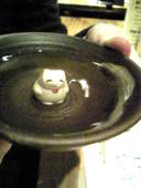日本酒のおちょこ。猫がかわいい♪カエルもありました。