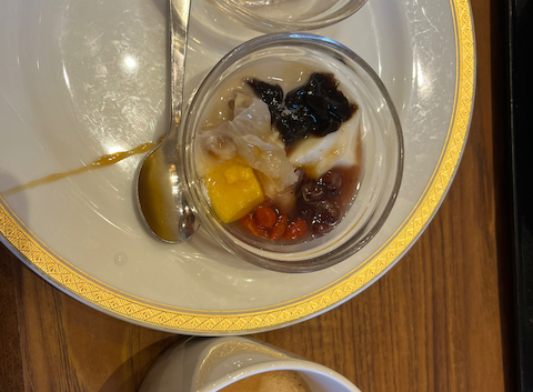 チャイニーズテーブル オリエンタルホテル東京ベイ: おちえさんの2025年10月26日の1枚目の投稿写真