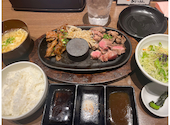 肉焼 ベンジャミン 博多 駅から三百歩横丁店: mayuさんの2024年12月31日の1枚目の投稿写真