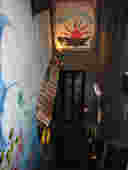 地下へいくとここは沖縄