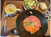 カフェバール poco a poco: おはるさんさんの2023年12月03日の2枚目の投稿写真
