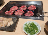 焼肉 まるかつ: ももねこ三世さんの2025年11月06日の1枚目の投稿写真