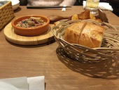 アヒージョとバゲットです！