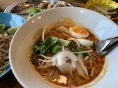 トムヤムクン麺海鮮米麺