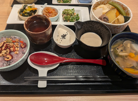 ヒル薬膳粥 ヨル貝料理 カイノクチ: 真帆さんの2026年03月31日の2枚目の投稿写真