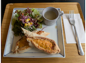 Cafe&Guesthouse もやいや: 路傍の草さんの2025年09月30日の1枚目の投稿写真