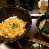 前回頂いたカツ丼。とろとろ卵のカツ丼でおいしかったです。