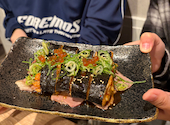 彩り野菜巻き串×雪崩ユッケ肉寿司　純情酒場ロマンス: まなかさんの2025年06月の1枚目の投稿写真
