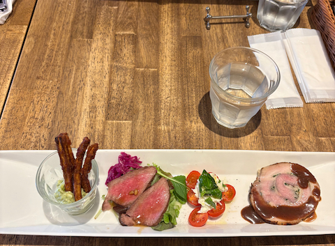 究極のハンバーグと窯焼きピザ trinity&夙川桜庵: Mプラチナさんの2025年11月21日の2枚目の投稿写真