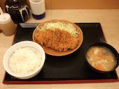 とんかつ・かつ丼「かつや」新宿南口店: バス旅で日帰り温泉さんの2015年11月30日の1枚目の投稿写真