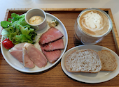 eatery hanashiro イータリーハナシロ: ねこさんの2026年05月01日の1枚目の投稿写真
