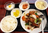 黒酢酢豚ならぬ、黒酢鶏です。ランチメニューが週でかわるので、いろいろ食べたい