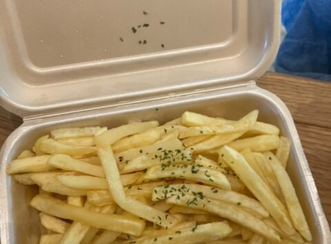 LUANA Hawaiian Cafe: キティさんの2025年12月02日の1枚目の投稿写真