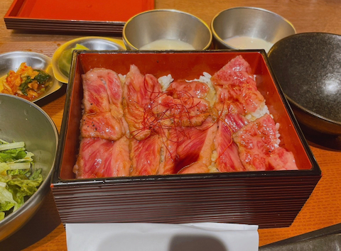 新宿焼肉 ホルモン いのうえ: しゃけさんの2026年03月30日の1枚目の投稿写真