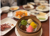 横浜中華街 彩り五色小籠包専門店 龍海飯店: さるこさんの2025年11月18日の1枚目の投稿写真
