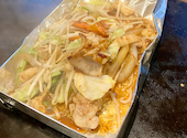 お好み焼き 鉄ぱん屋 ぴか一 播磨町本店: 割ったナベに落としブタさんの2026年06月25日の1枚目の投稿写真