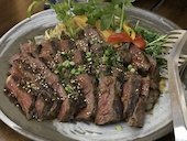 燈のもと、肉と酒と鉄火炉火 tetsubirobi: J。さんの2016年12月08日の2枚目の投稿写真